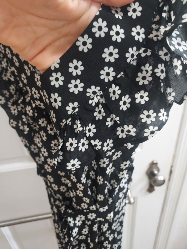 Realisation Par The Minnie Black White Floral Short Sleeve Dress — image 7 of 8